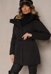 Czarna Długa Kurtka Pikowana z Bawełną i Kapturem Ozdobiona Paskiem z Klamrą Seniraen. Czarne kurtki Renee, l, bez wzorów, z bawełny, eleganckie. W wyprzedaży za 108.49 zł.