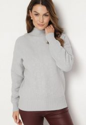 Jasnoszary Sweter Golf z Ozdobnym Tłoczeniem Zakończony Ściągaczem Melodiea. Szare swetry Born2be, na zimę, bez wzorów, bez ramiączek. W wyprzedaży za 84.99 zł.
