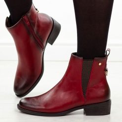 Czerwone płaskie botki damskie M.Daszyński Sa198-30. Czerwone botki M.Daszyński, bez wzorów, z materiału, eleganckie, bez obcasa, na obcasie, bez zapięcia. Za 199.00 zł.