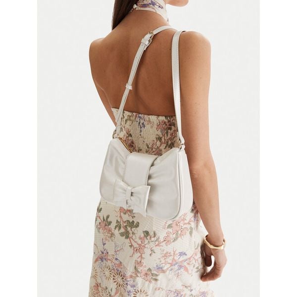 Torebka JENNY. Brązowe listonoszki Jenny, bez wzorów, bez dodatków. Za 119.99 zł.