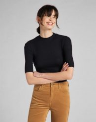 LEE RIBBED SS TEE DAMSKA BLUZKA KRÓTKI RĘKAW BLACK L40IRD01 112140008. Czarne bluzki Lee, l, bez wzorów, bez kołnierzyka, bez ramiączek. Za 129.99 zł.