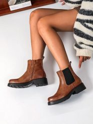 Sixth Sens Botki w kolorze jasnobrązowym rozmiar: 38. Brązowe botki Sixth Sens, bez wzorów, bez obcasa, bez zapięcia. Za 165.71 zł.