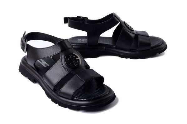 ARTIKER RELAKS 56C0690 czarny, sandały damskie. Czarne sandały Artiker Relaks, z aplikacjami, z gumy, bez obcasa, na płaskiej podeszwie, bez zapięcia. Za 249.90 zł.