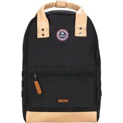 Cabaia plecak Oldschool kolor czarny duży gładki. Czarne plecaki Cabaia, bez wzorów, do ręki, bez dodatków. W wyprzedaży za 254.99 zł.