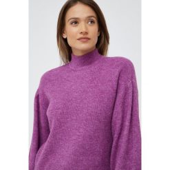 Vero Moda sweter damski kolor fioletowy lekki. Fioletowe swetry Vero Moda, l, bez wzorów, z dzianiny, bez ramiączek. W wyprzedaży za 83.99 zł.