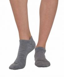 Skarpety krótkie unisex wełniane Brubeck Merino Wool. Czarne skarpetki Brubeck, bez wzorów, z dzianiny. Za 26.00 zł.