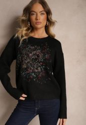 Czarny Sweter z Kolorowym Haftem z Przodu Inavessa. Czarne swetry Renee, na zimę, bez wzorów, casualowe, bez ramiączek. W wyprzedaży za 135.99 zł.