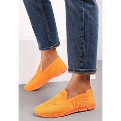 Pomarańczowe Tenisówki Pasquier. Brązowe trampki Renee, bez wzorów, z tkaniny, eleganckie, przed kostkę, bez zapięcia. W wyprzedaży za 39.99 zł.