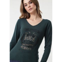 Ciemnozielony Sweter Bungala. Zielone swetry Born2be, l, z aplikacjami, klasyczne, bez ramiączek. W wyprzedaży za 48.99 zł.