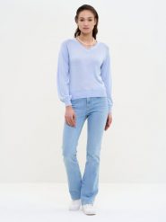 Sweter damski z wiskozy niebieski Simona 400. Niebieskie swetry BIG STAR, l, z aplikacjami, z jeansu, klasyczne, bez ramiączek. W wyprzedaży za 139.99 zł.