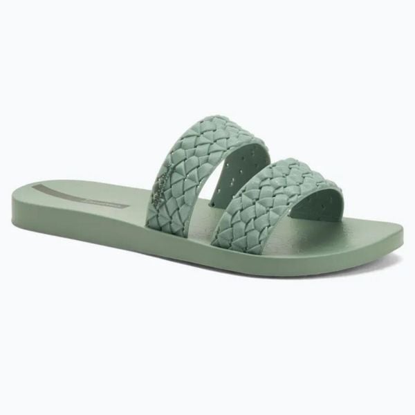 Klapki basenowe damskie Ipanema Renda II. Zielone klapki Ipanema, bez wzorów, z jeansu, eleganckie, bez obcasa, bez zapięcia. Za 79.49 zł.