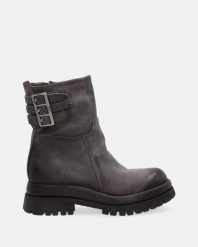 SZARE BOTKI Z KLAMRAMI B51208 SMOKE. Szare botki Venezia, bez wzorów, ze skóry, bez obcasa, bez zapięcia. Za 599.00 zł.