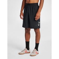 Spodenki treningowe Hummel. Niebieskie szorty sportowe Hummel, bez wzorów, z materiału, na fitness i siłownię. Za 195.00 zł.
