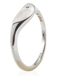 Pandora Srebrny pierścionek z cyrkonią rozmiar: 56. Szare pierścionki Pandora, z cyrkonią, srebrne. Za 143.90 zł.