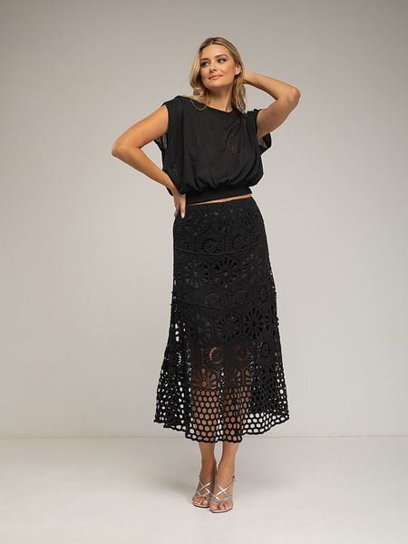 Tantra Bluzka w kolorze czarnym rozmiar: onesize. Czarne bluzki Tantra, bez wzorów, prążkowane, bez kołnierzyka, bez ramiączek. Za 173.99 zł.