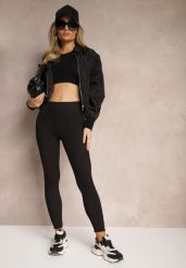Czarne Prążkowane Legginsy High Waist Irillia. Czarne legginsy Renee, bez wzorów, z jeansu, eleganckie, długie. W wyprzedaży za 15.99 zł.