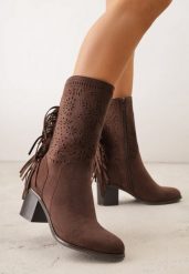 Ciemnobrązowe Ażurowe Botki Typu Kowbojki ze Skórzaną Wkładką Ozdobione Frędzlami Ceziva. Brązowe botki Born2be, w ażurowe wzory, z jeansu, eleganckie, bez obcasa, na obcasie, bez zapięcia. Za 199.99 zł.