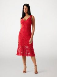 Guess Sukienka 175957 Czerwony Classic Fit. Czerwone sukienki Guess, na co dzień, xxl, z aplikacjami, bez kołnierzyka, bez ramiączek, proste. Za 999.99 zł.