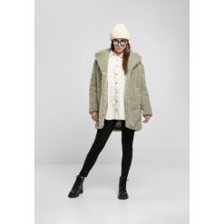 Płaszcz damski Urban Classics oversized sherpa. Białe płaszcze Urban Classics, m, bez wzorów, z tkaniny, bez kaptura. Za 315.55 zł.