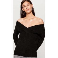Sweter z odkrytymi ramionami - Czarny. Swetry marki DOMYOS. W wyprzedaży za 59.99 zł.