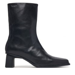 Botki Vagabond Shoemakers. Czarne botki Vagabond Shoemakers, bez wzorów, bez obcasa, na słupku, bez zapięcia. Za 779.99 zł.