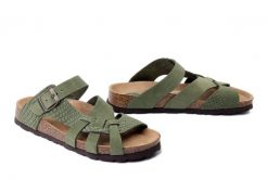 DR. BRINKMANN 701006-07 grun, klapki damskie. Zielone klapki Dr. Brinkmann, bez wzorów, ze skóry, bez obcasa, bez zapięcia. Za 229.42 zł.