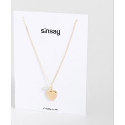 Naszyjnik z zawieszką serce - Beżowy. Naszyjniki marki Sinsay. Za 10.00 zł.