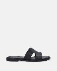 KLAPKI DAMSKIE W KOLORZE CZARNYM 1362034 BLACK. Czarne klapki Venezia, bez wzorów, ze skóry, bez obcasa, bez zapięcia. Za 269.00 zł.