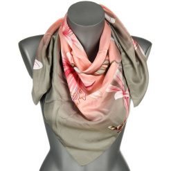 Szara Chusta Damska Apaszka Pod Szyję Lekka Elegancka Oryginalna Mdb-27. Szare chusty bez wzorów, z materiału, eleganckie. Za 29.99 zł.