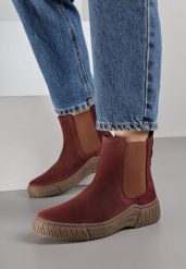 Bordowe Botki Sztyblety na Ozdobnie Żłobionej Podeszwie Ezisane. Czerwone botki Born2be, bez wzorów, z jeansu, eleganckie, bez obcasa, na płaskiej podeszwie, bez zapięcia. Za 69.99 zł.