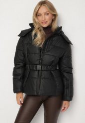 Czarna Pikowana Kurtka Zimowa z Paskiem z Klamerką w Stylu Retro Alorisse. Czarne kurtki Born2be, na zimę, l, bez wzorów, z jeansu, retro, bez kaptura. Za 249.99 zł.