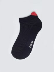 Stopki damskie z wiskozy z sercem czarne Lovelia 906. Czarne skarpetki BIG STAR, bez wzorów, z wiskozy. Za 19.99 zł.