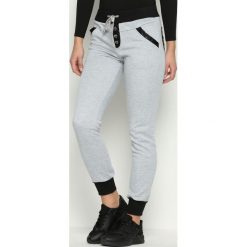 Szare Spodnie Dresowe Lines. Spodnie dresowe marki bonprix. Za 29.99 zł.