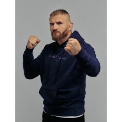MANTO bluza z kapturem PEACEFUL VIOLENCE granatowa. Niebieskie bluzy MANTO, bez wzorów, bez ramiączek, z kapturem. Za 249.00 zł.