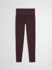 Prążkowane legginsy comfort - czerwony. Czerwone legginsy Sinsay, bez wzorów, prążkowane, sportowe. Za 39.99 zł.