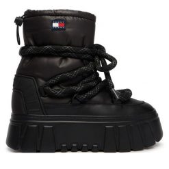 Śniegowce Tommy Jeans. Czarne śniegowce Tommy Jeans, bez wzorów, z jeansu, bez zapięcia. Za 649.99 zł.