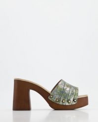 KLAPKI NA SŁUPKU 7922 COCCO KAKI. Klapki Venezia, bez wzorów, ze skóry, bez obcasa, na słupku, bez zapięcia. Za 159.00 zł.