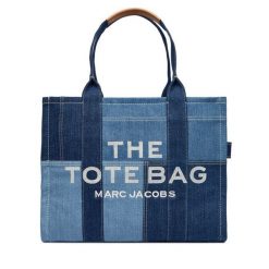 Torebka Marc Jacobs. Niebieskie torebki klasyczne Marc Jacobs, bez wzorów, z denimu, bez dodatków. Za 1,399.00 zł.