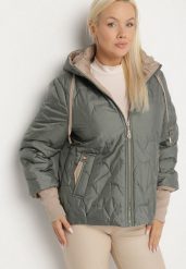 Zielona Pikowana Kurtka z Kapturem i Przedłużonym Tyłem Tulunia. Zielone kurtki Born2be, plus size, z aplikacjami, z jeansu, eleganckie, z kapturem. Za 149.99 zł.