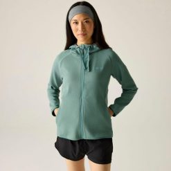 Damska bluza polarowa Nayna z kapturem i zamkiem błyskawicznym. Zielone bluzy z kapturem Regatta, m, bez wzorów, z bawełny, z kapturem, trekkingowe. Za 235.50 zł.