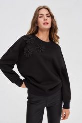 Bluza z aplikacją czarna. Czarne bluzy MOODO, l, z aplikacjami, z bawełny, bez ramiączek, bez kaptura. Za 139.99 zł.