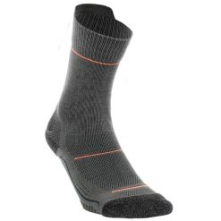 Skarpety outdoor ACT 500 merino. Skarpetki SOLOGNAC, bez wzorów, z elastanu. Za 34.99 zł.