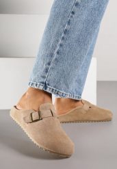 Ciemnobeżowe Klapki Typu Mule z Imitacji Zamszu z Paskiem z Klamerką Anevitta. Brązowe klapki Born2be, bez wzorów, eleganckie, bez obcasa, na płaskiej podeszwie, bez zapięcia. Za 79.99 zł.