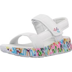 Sandały SKECHERS 314094L Biały. Białe sandały Skechers, bez wzorów, z materiału, bez obcasa, bez zapięcia. Za 188.99 zł.