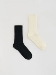 Skarpetki z domieszką wełny 2 pack - czarny. Czarne skarpetki Reserved, bez wzorów, z wełny. Za 59.99 zł.