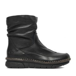 Botki Rieker. Czarne botki Rieker, bez wzorów, bez obcasa, na płaskiej podeszwie, bez zapięcia. Za 429.99 zł.