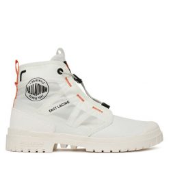 Trapery Palladium. Białe traperki Palladium, bez wzorów, bez obcasa, bez zapięcia. Za 289.99 zł.