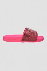 JUICY COUTURE Różowe klapki Donna Diamante Slider. Czerwone klapki Juicy Couture, bez wzorów, bez obcasa, bez zapięcia. W wyprzedaży za 219.99 zł.