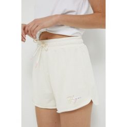 HUGO szorty bawełniane 50481464 damskie kolor beżowy gładkie high waist. Brązowe szorty Hugo, bez wzorów, z bawełny. W wyprzedaży za 279.99 zł.