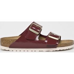 Birkenstock - Klapki Arizona BS. Brązowe klapki Birkenstock, bez wzorów, z materiału, bez obcasa, bez zapięcia. W wyprzedaży za 229.90 zł.